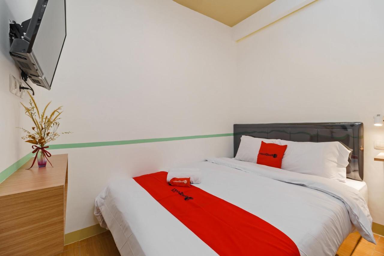 Reddoorz @ Taman Royal Tangerang Ξενοδοχείο Εξωτερικό φωτογραφία