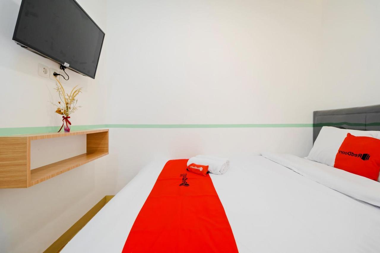 Reddoorz @ Taman Royal Tangerang Ξενοδοχείο Εξωτερικό φωτογραφία