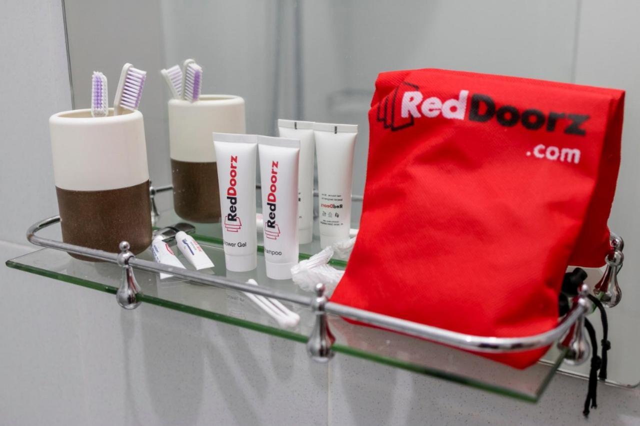 Reddoorz @ Taman Royal Tangerang Ξενοδοχείο Εξωτερικό φωτογραφία
