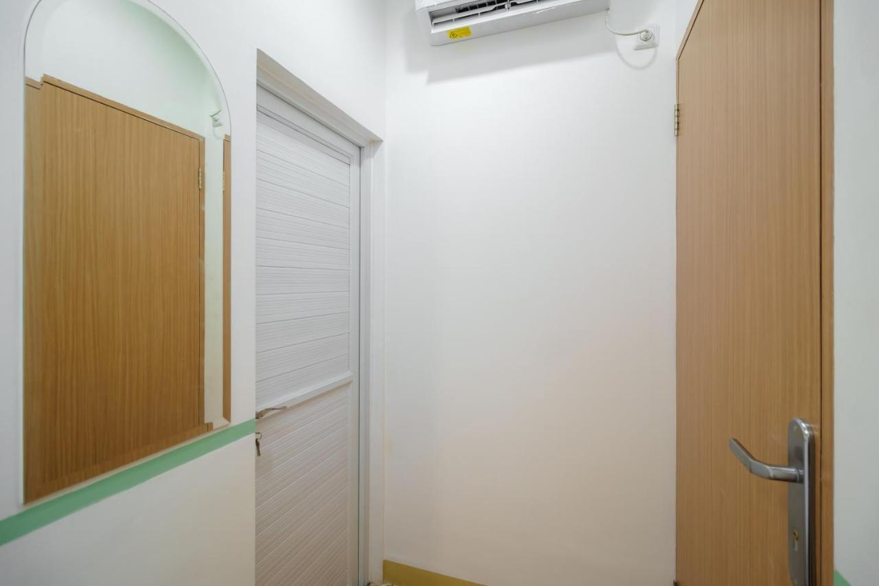 Reddoorz @ Taman Royal Tangerang Ξενοδοχείο Εξωτερικό φωτογραφία